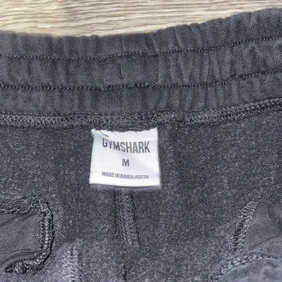 Black Gymshark sweatpants joggers with embroidered logo - Picture 4 of 5